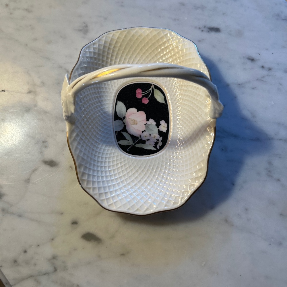 Mikasa Basket ivory bone china
